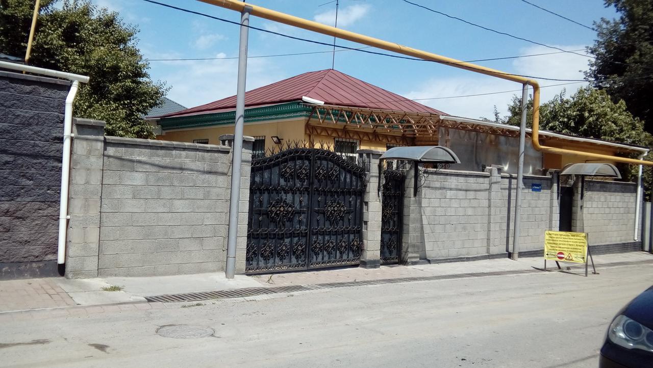 Hostel Viator Алмати Екстер'єр фото